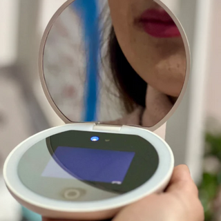 LED sunscreen mirror